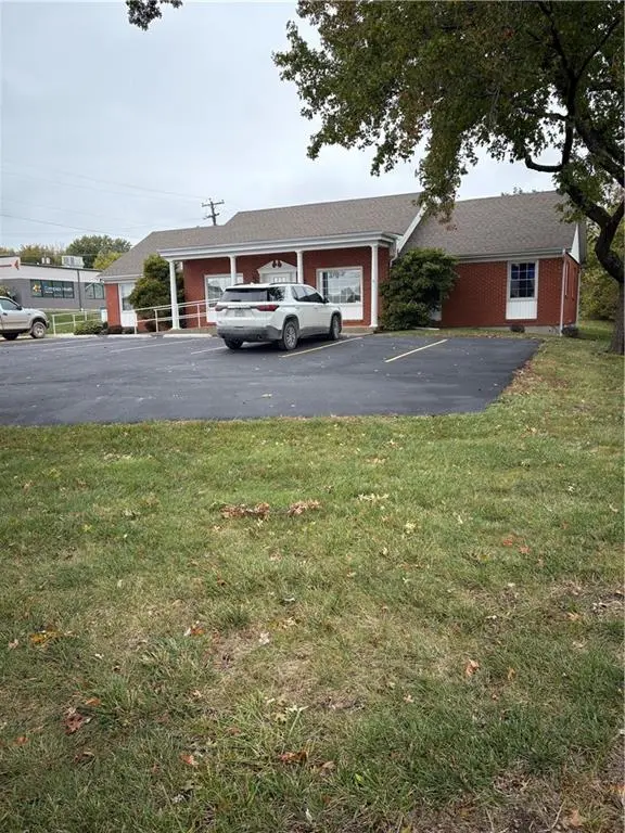 2100 E Mechanic ST, Harrisonville, MO 64701