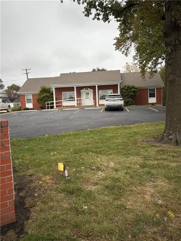2100 E Mechanic ST, Harrisonville, MO 64701