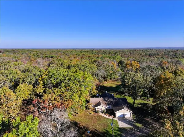 33981 County Road 96 HWY, Cross Timbers, MO 65634