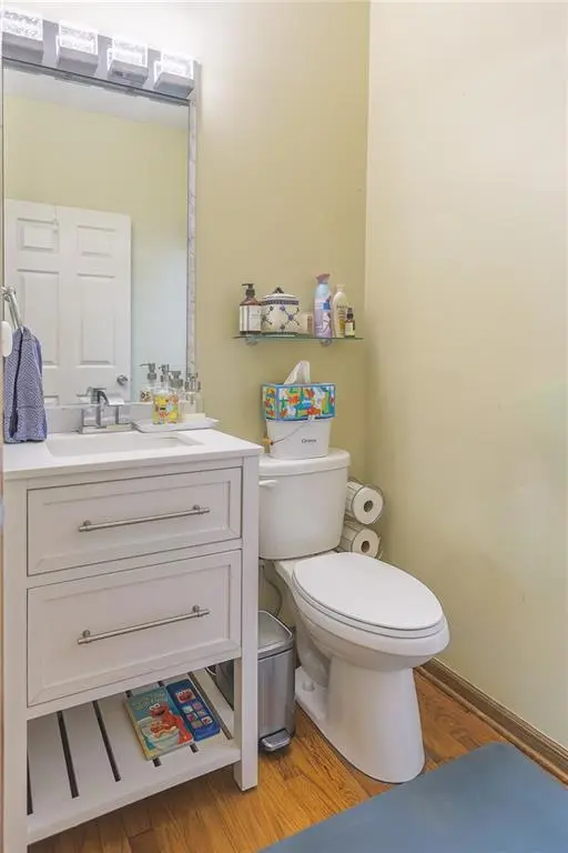 9001 N MANNING AVE, Kansas City, MO 64157