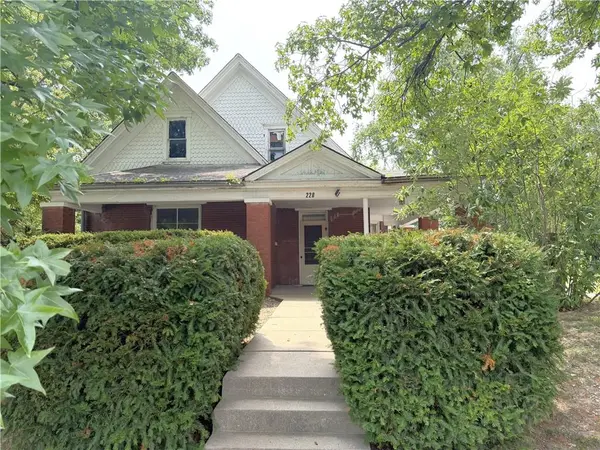 220 E Benton ST, Carrollton, MO 64633