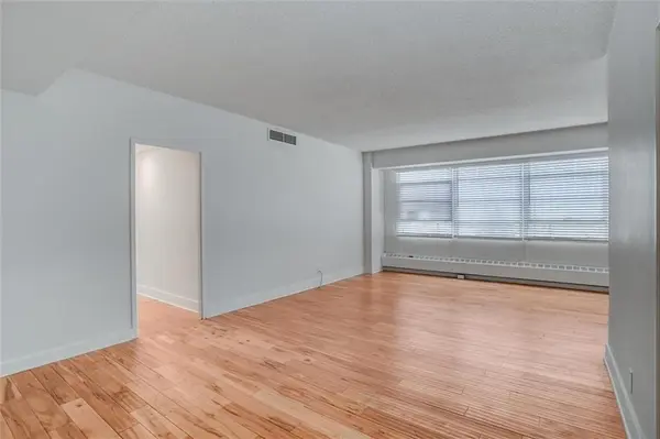 333 W Meyer Unit 213 BLVD, Kansas City, MO 64133