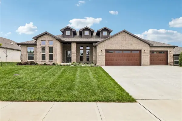 16564 W 166th CT, Olathe, KS 66062
