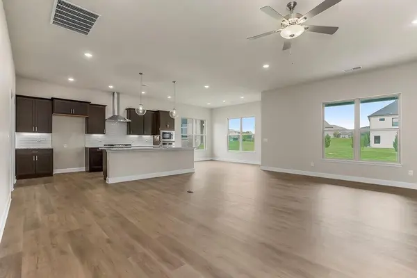 16500 W 166th CT, Olathe, KS 66062