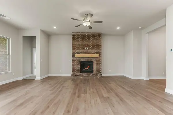 16500 W 166th CT, Olathe, KS 66062