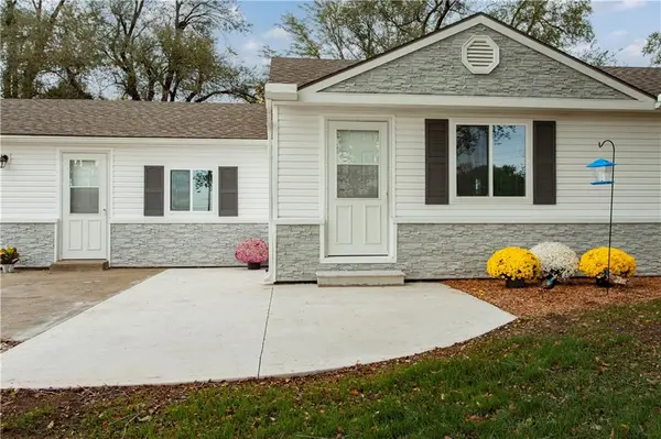 730 E Cambridge RD, Belton, MO 64012