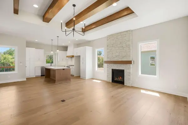 2407 W 177th TER, Overland Park, KS 66085