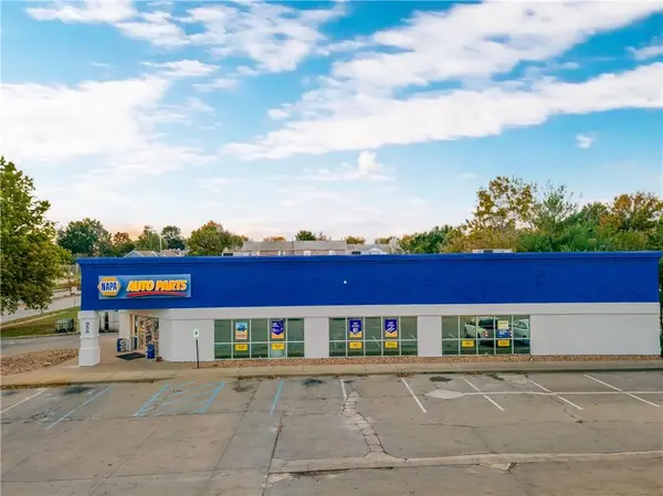 959 SE Oldham Pkwy, Lee's Summit, MO 64081