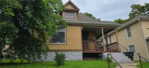 512 Miami ST, Leavenworth, KS 66048