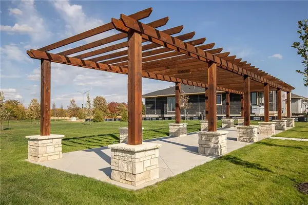 4502 W 136th ST, Leawood, KS 66224