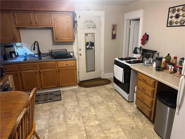 11610 Hackett ST, Sugar Creek, MO 64054