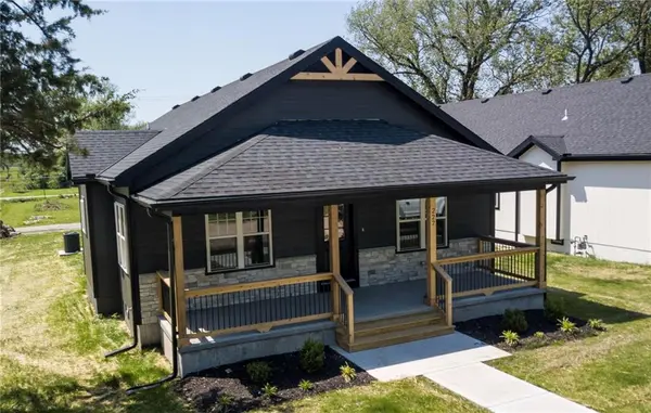 227 E Mill ST, Osawatomie, KS 66064
