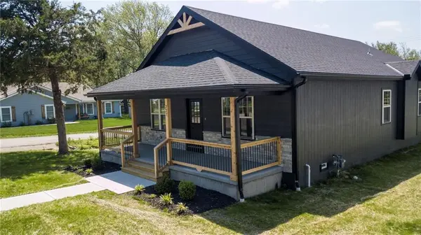 227 E Mill ST, Osawatomie, KS 66064