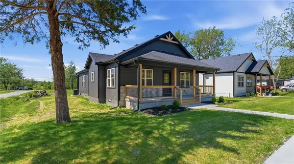 227 E Mill ST, Osawatomie, KS 66064