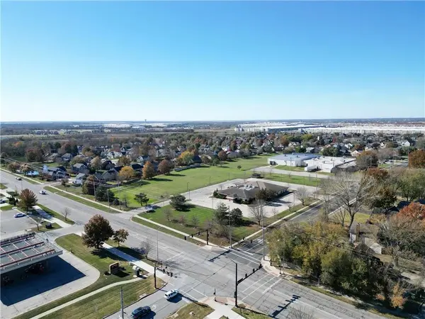 18320 S Center ST, Gardner, KS 66030