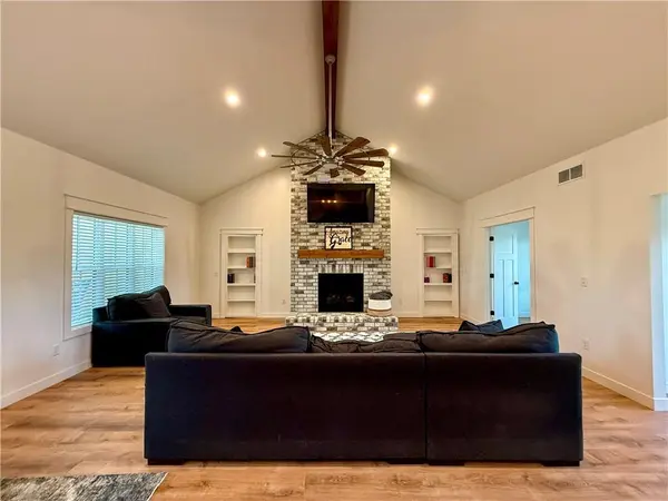 21017 S Ratner RD, Overbrook, KS 66524