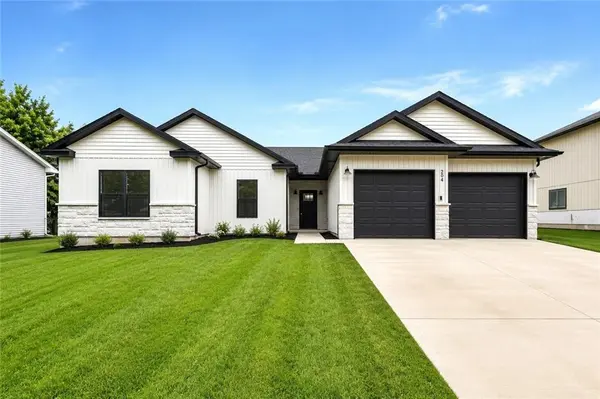 204 Sellman ST, Warrensburg, MO 64093