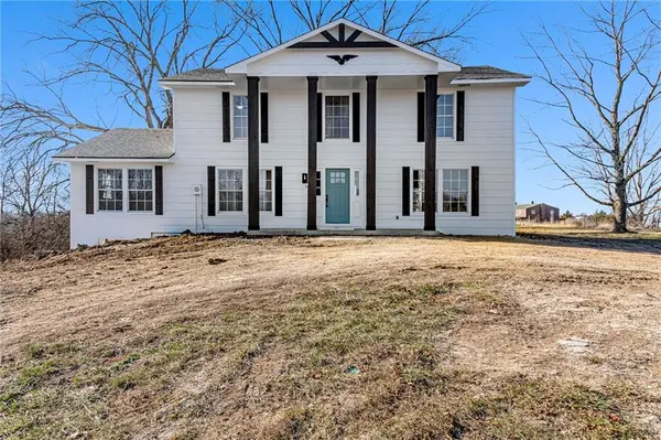 26 SW 365th RD, Warrensburg, MO 64093