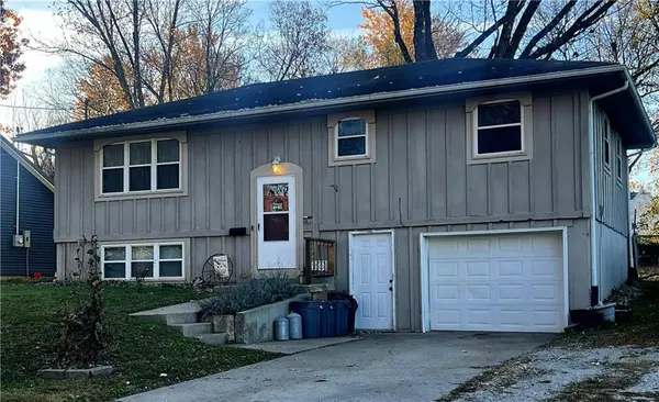 415 E Buchanan ST, Richmond, MO 64085