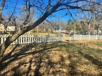 1103 Chestnut ST, Osawatomie, KS 66064