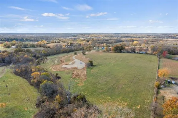 20 Acres M/L E 1700 RD, Lawrence, KS 66046