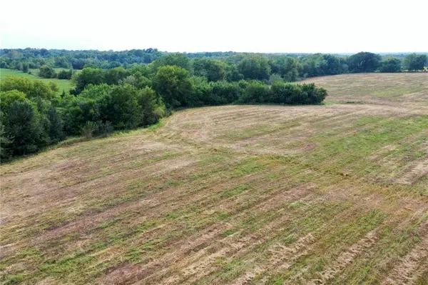 20530 Webster ST, Spring Hill, KS 66083