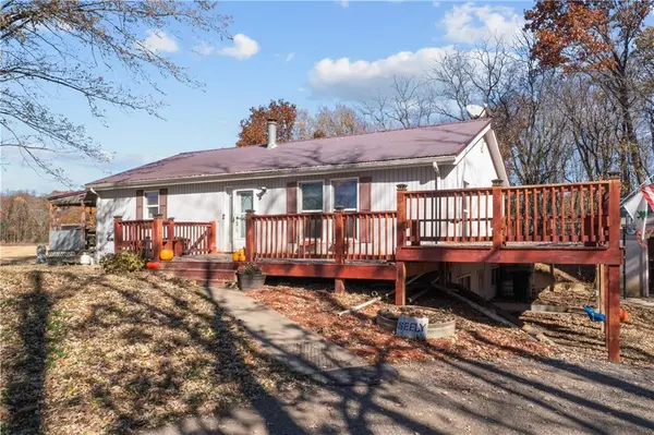10540 W 287th ST, Louisburg, KS 66053