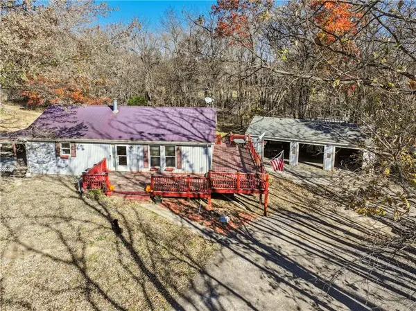 10540 W 287th ST, Louisburg, KS 66053
