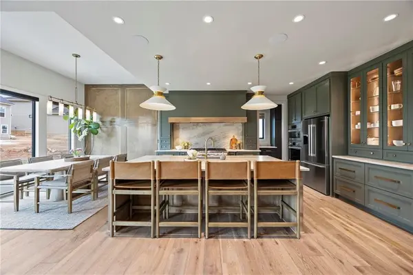 16700 Parkhill ST, Overland Park, KS 66221