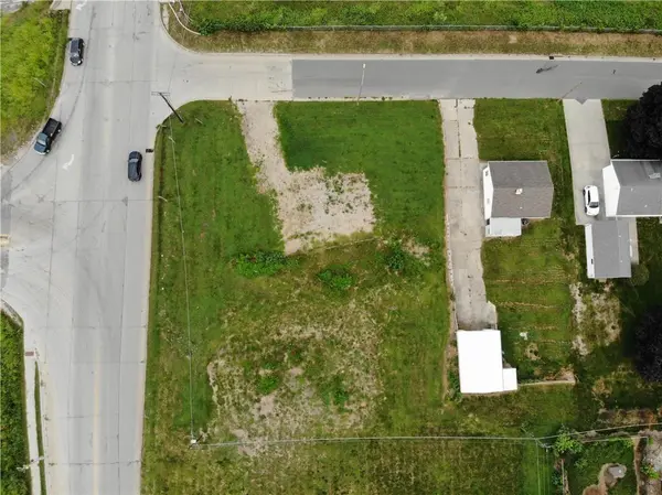 2221/2223 S 22nd ST, St Joseph, MO 64503