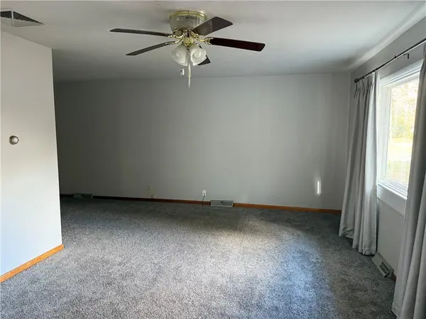 104 Warwick RD, Coffeyville, KS 67337