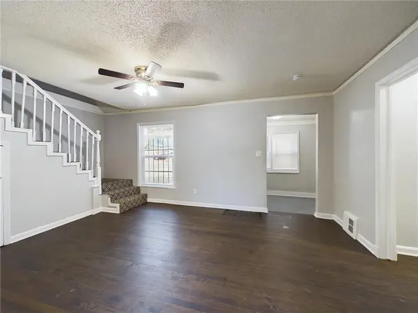 5015 E 40th ST, Kansas City, MO 64130