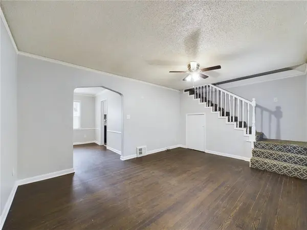5015 E 40th ST, Kansas City, MO 64130