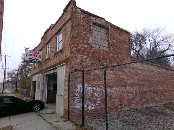 4712/4714 E 24th ST, Kansas City, MO 64127