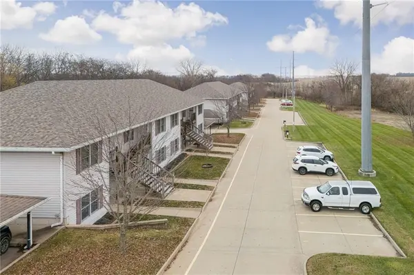 2301 S Riverside RD, St Joseph, MO 64507