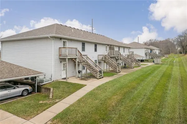 2301 S Riverside RD, St Joseph, MO 64507