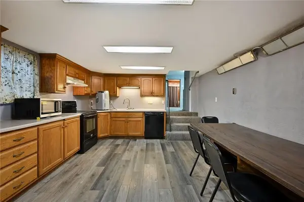 8009 State RT YY HWY, Peculiar, MO 64078