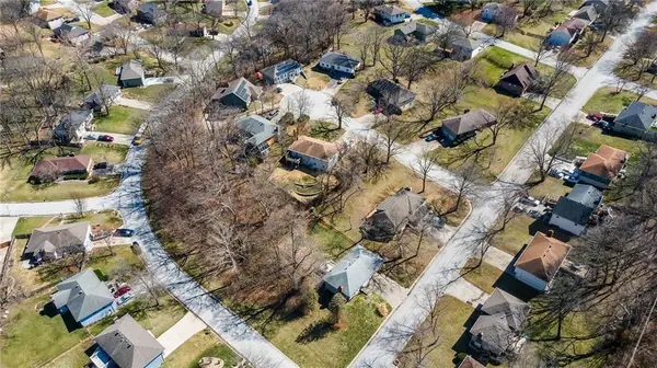 58th TER, Parkville, MO 64152