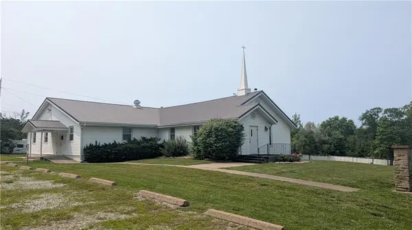 600 S Grand AVE, El Dorado Springs, MO 64744