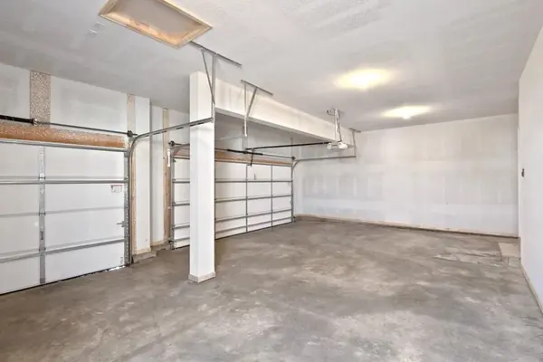 12552 S Meadow View ST, Olathe, KS 66061