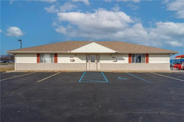 804 & 806 Winchester DR, Sedalia, MO 65301