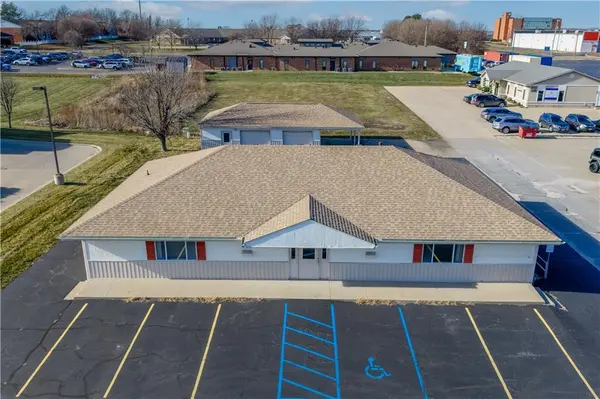 804 & 806 Winchester DR, Sedalia, MO 65301