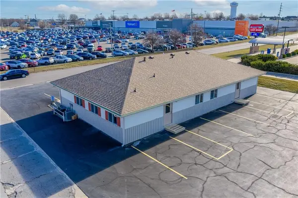 804 & 806 Winchester DR, Sedalia, MO 65301