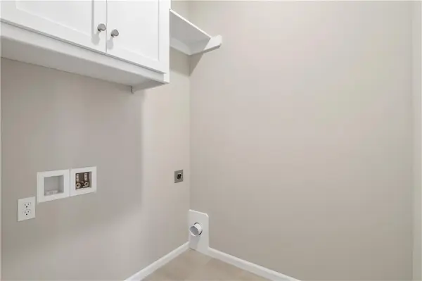 25409 W 149th TER, Olathe, KS 66061