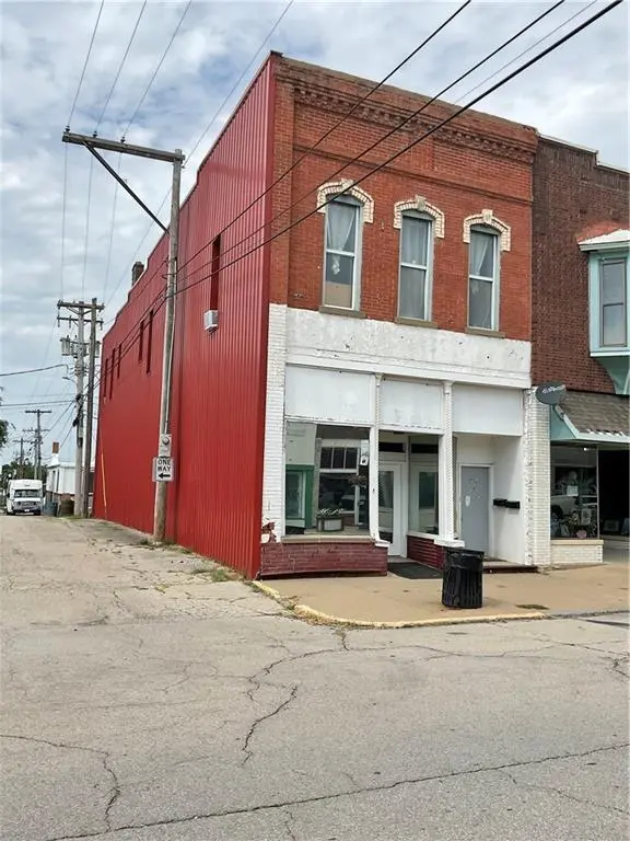 215 E 3RD ST, Cameron, MO 64429