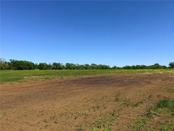 980 SE Stanley RD, Tecumseh, KS 66542