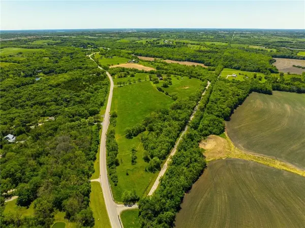 1150 SE Stanley RD, Tecumseh, KS 66542