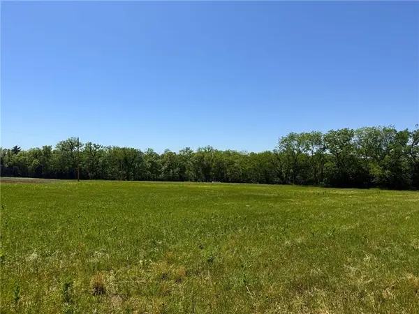 1150 SE Stanley RD, Tecumseh, KS 66542