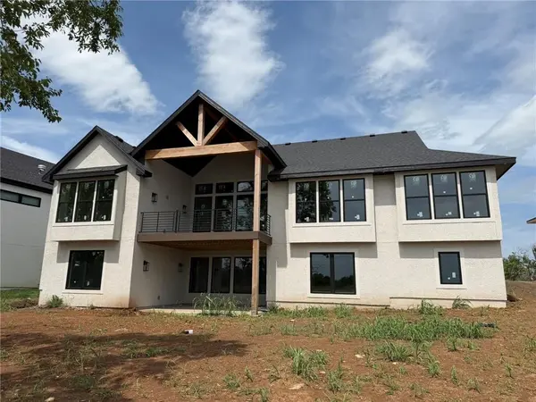 8982 Ginger ST, Lenexa, KS 66227