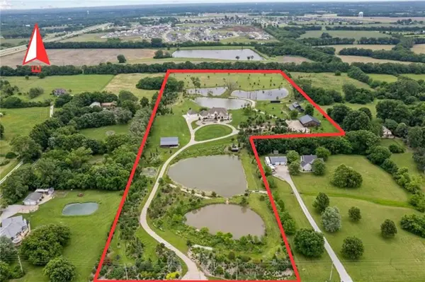 12517 S Harris RD, Lee's Summit, MO 64086